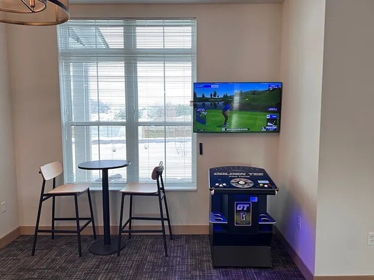 Homestead Luxury Apartments — Photo 9