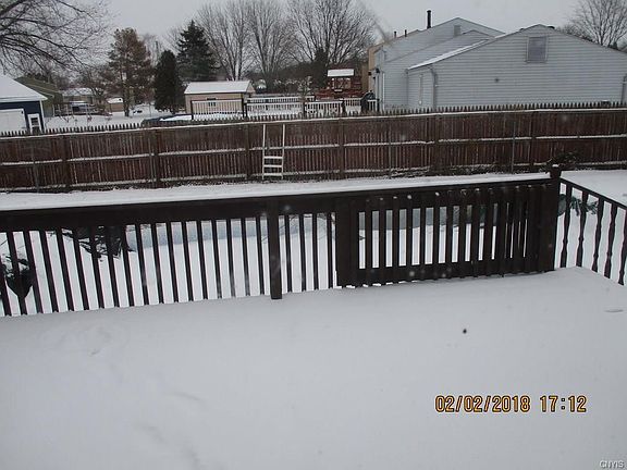 4th image of 8030 Crockett Dr