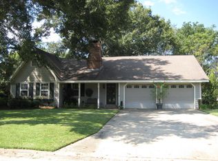 801 Sioux Ln, Hattiesburg, MS 39402
