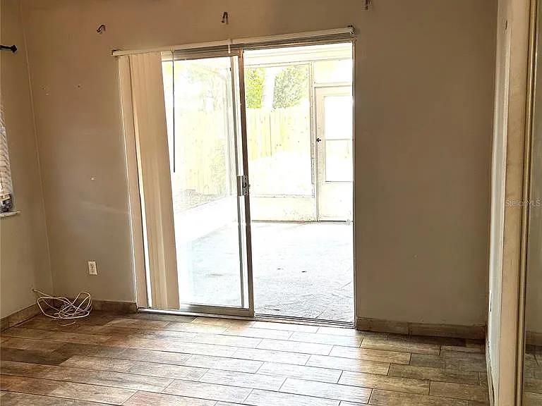2152 Greenbriar Blvd — Photo 33