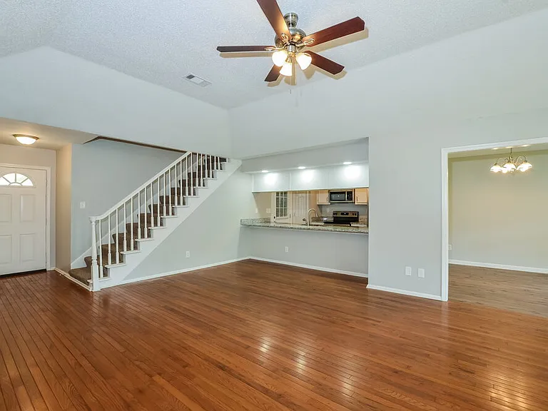 6899 Gallop Dr — Photo 5