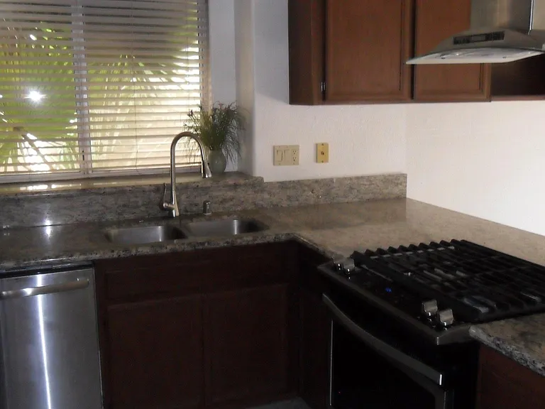 10235 Corkwood Ct — Photo 5