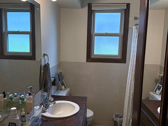 5th image of 700 Jackson St NE Unit 1