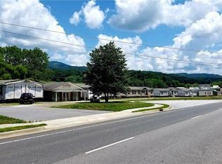 708 E Main St, Burnsville, NC 28714