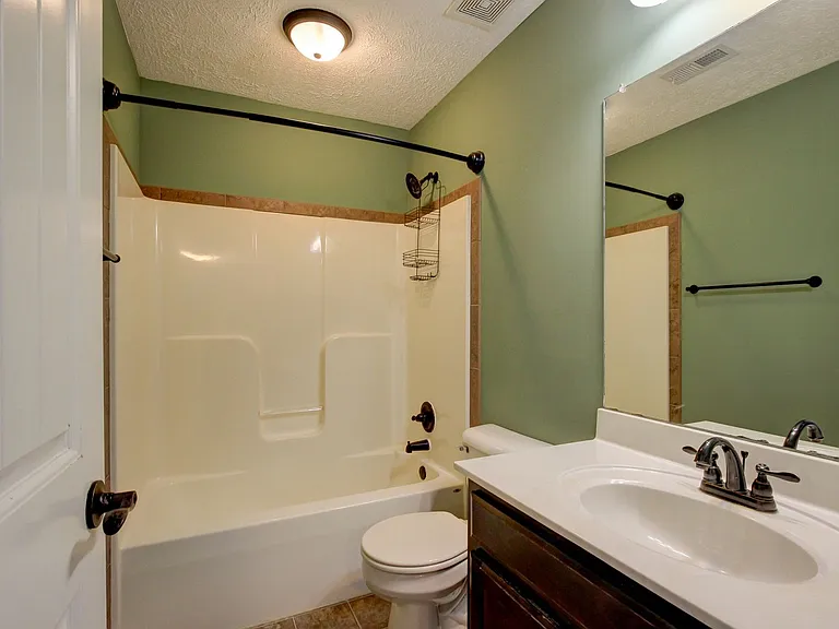 716 Cavalier Dr — Photo 57