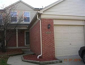 1st image of 3074 Village Cir N