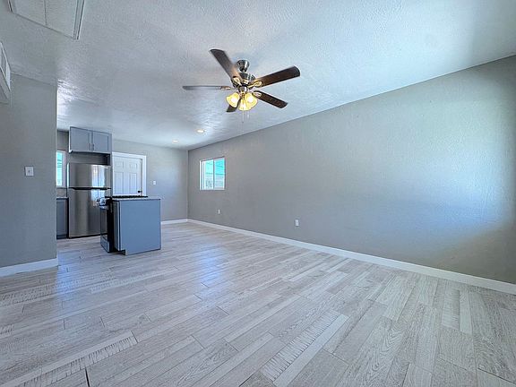 3rd image of 4918 Tetons Dr