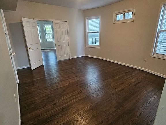 4th image of 140 Johnson Ave #2