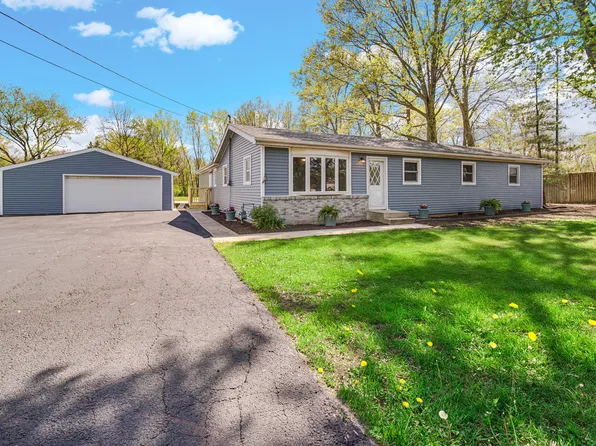 1371 Sunset Ln, Chesterton, IN 46304