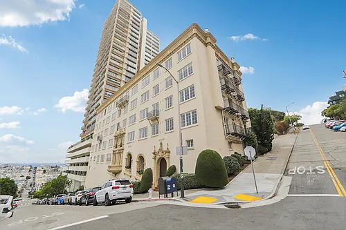 899 Green Street Photo 1