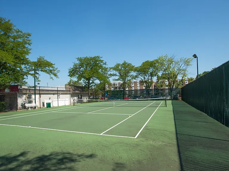 Glen Oaks Commons — Photo 16