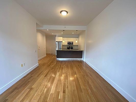 1st image of 806 Bergen St #106