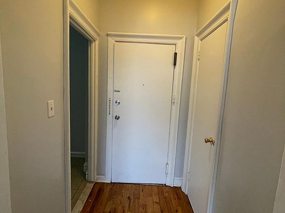 4th image of 319 Fairmount Ave #406