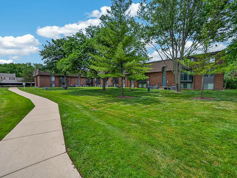 Expansive green space at Drawbridge Apartments in Harrison Township, MI.