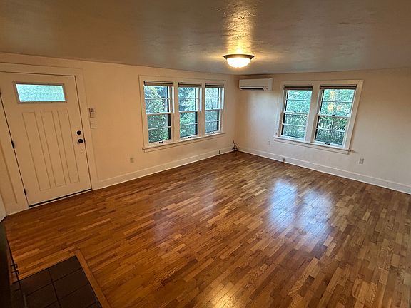 Living room with plenty of light!