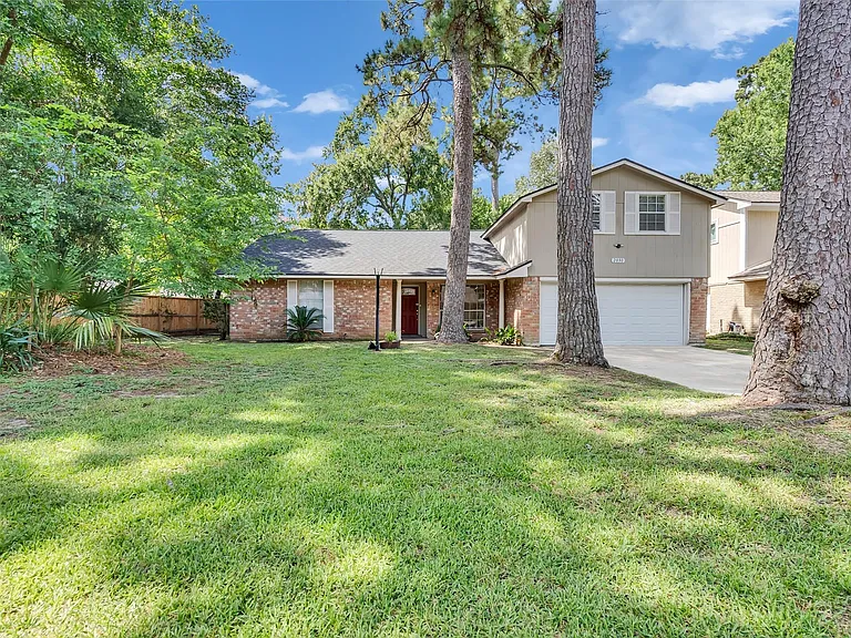 2030 Lone Rock Dr — Photo 2