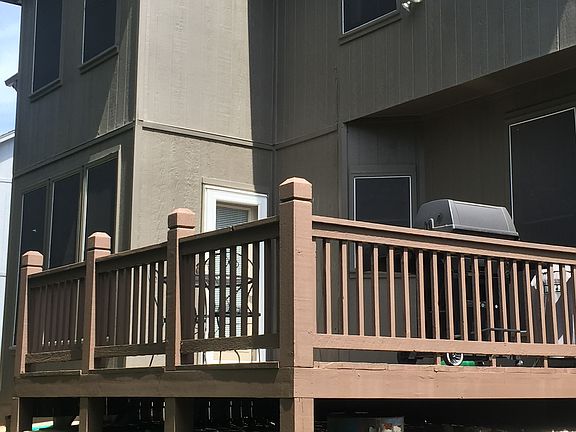 3rd image of 5918 W 152nd Ter