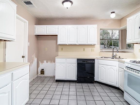 5th image of 804 Buckingham Dr