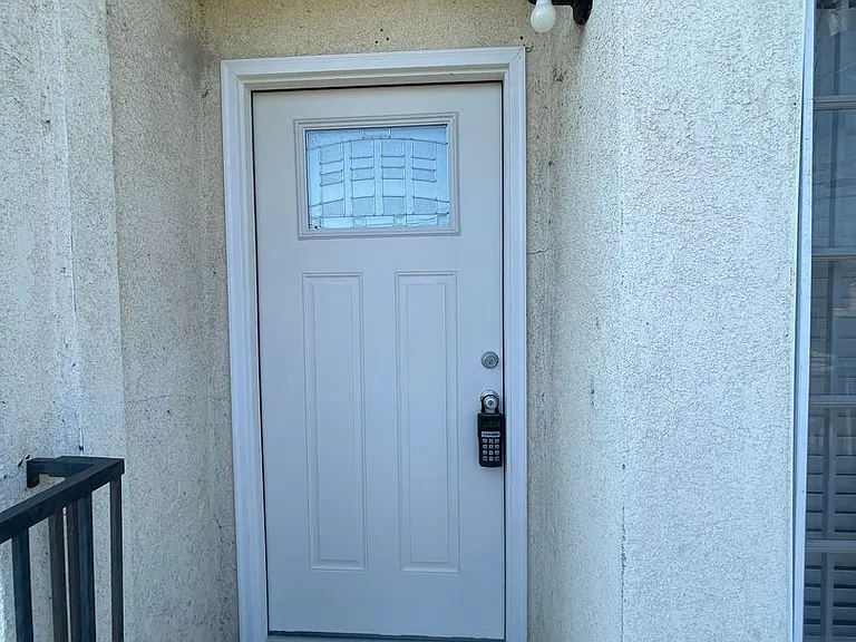 925 S Benito Ave — Photo 2