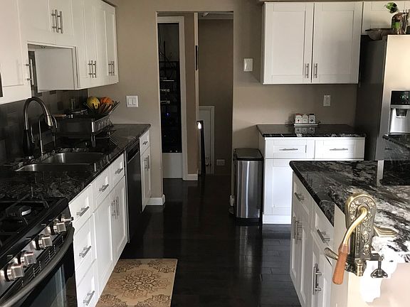 4th image of 374 Airmount Ave