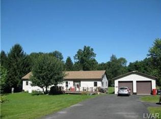 8809 Mountain Rd, Alburtis, PA 18011