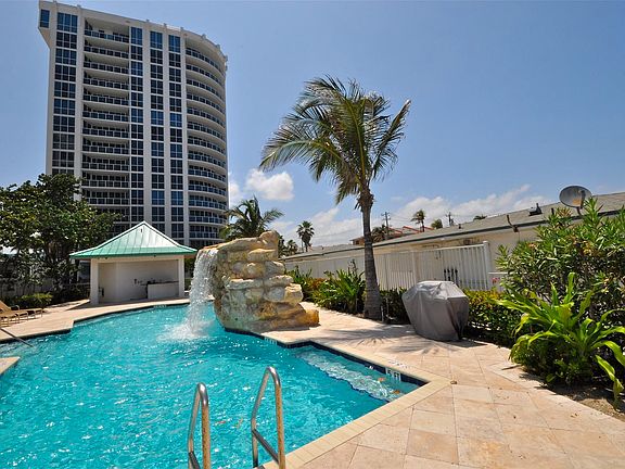 Private heated pool 