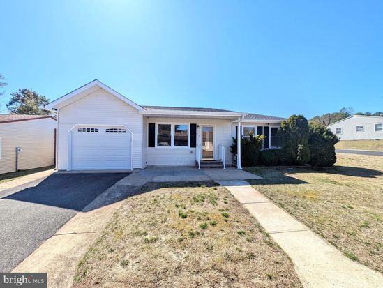 25 Churchill Rd, Manchester Township, NJ 08759