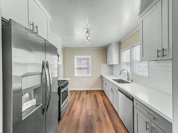 3rd image of 2332 Westwood St
