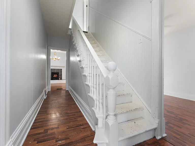557 Chicago St — Photo 7