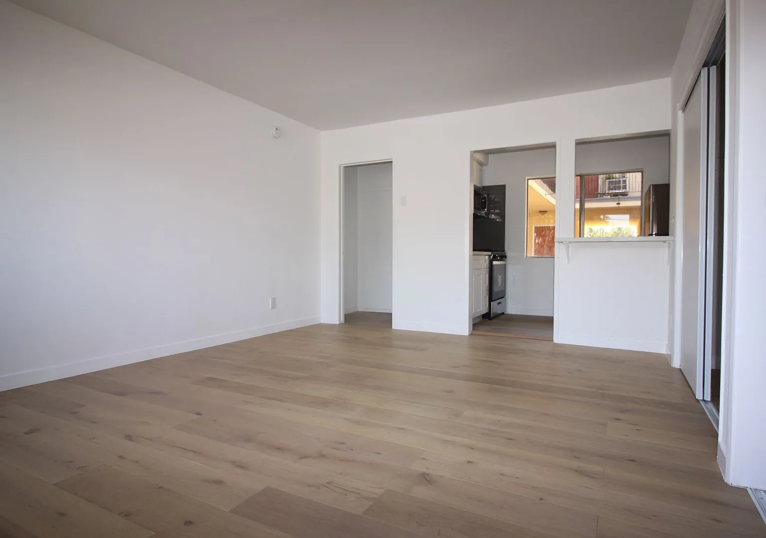 7121 Woodman Ave. — Photo 2