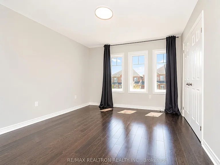 77 Betony Dr — Photo 29