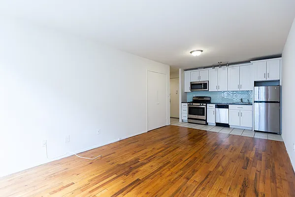 Rented by Compass | media 12