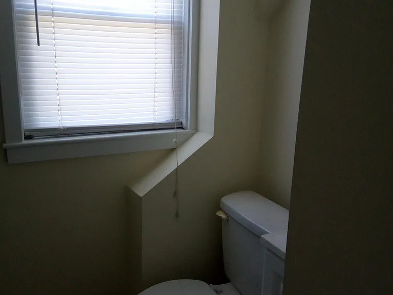 21 Bay St — Photo 4