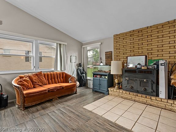 4th image of 1903 N 46th Ter