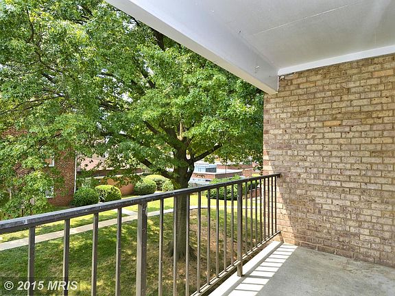 4th image of 742 Quince Orchard Blvd #20