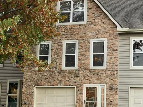 318 Oak Ridge Dr, Mountville, PA 17554