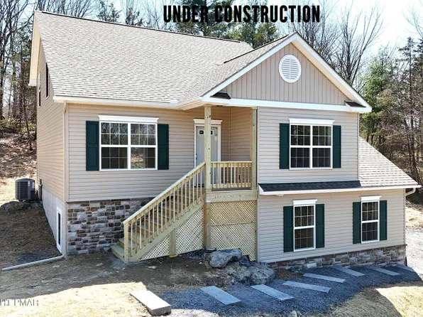 411 Pierce Ln, East Stroudsburg, PA 18301