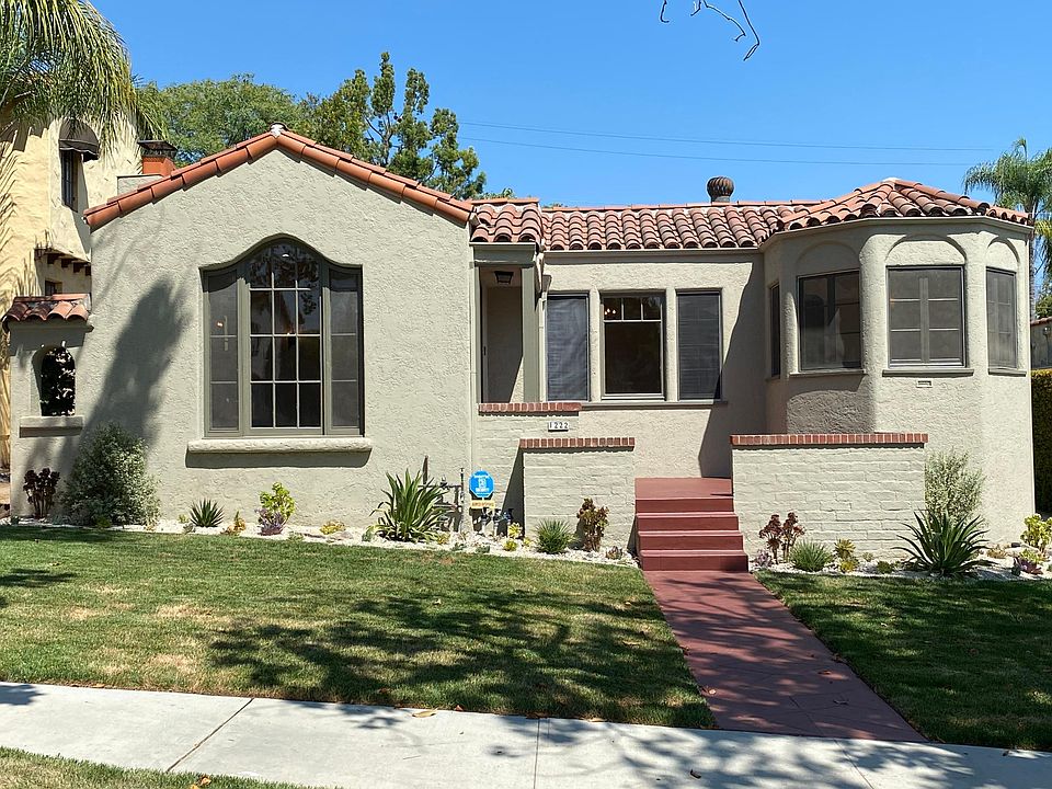 HOUSE EXTERIOR - FRONT FACING