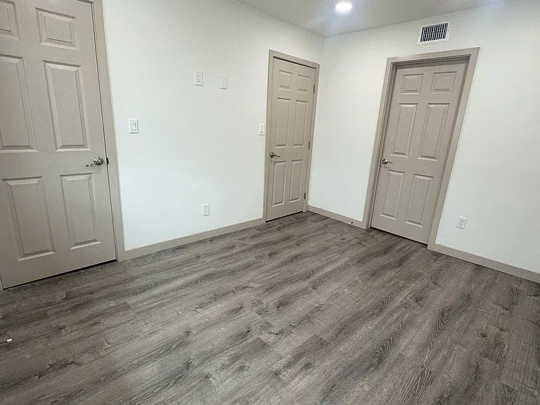 115 W Cypress St #8 — Photo 10