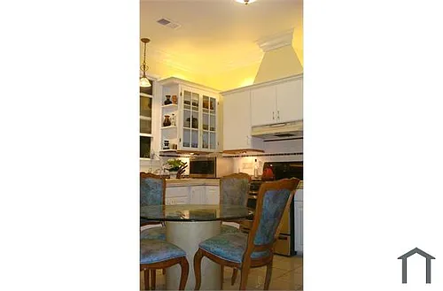 835 S Almaden Ave #A Photo 1