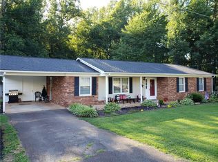 202 Mountain Brook Dr, King, NC 27021