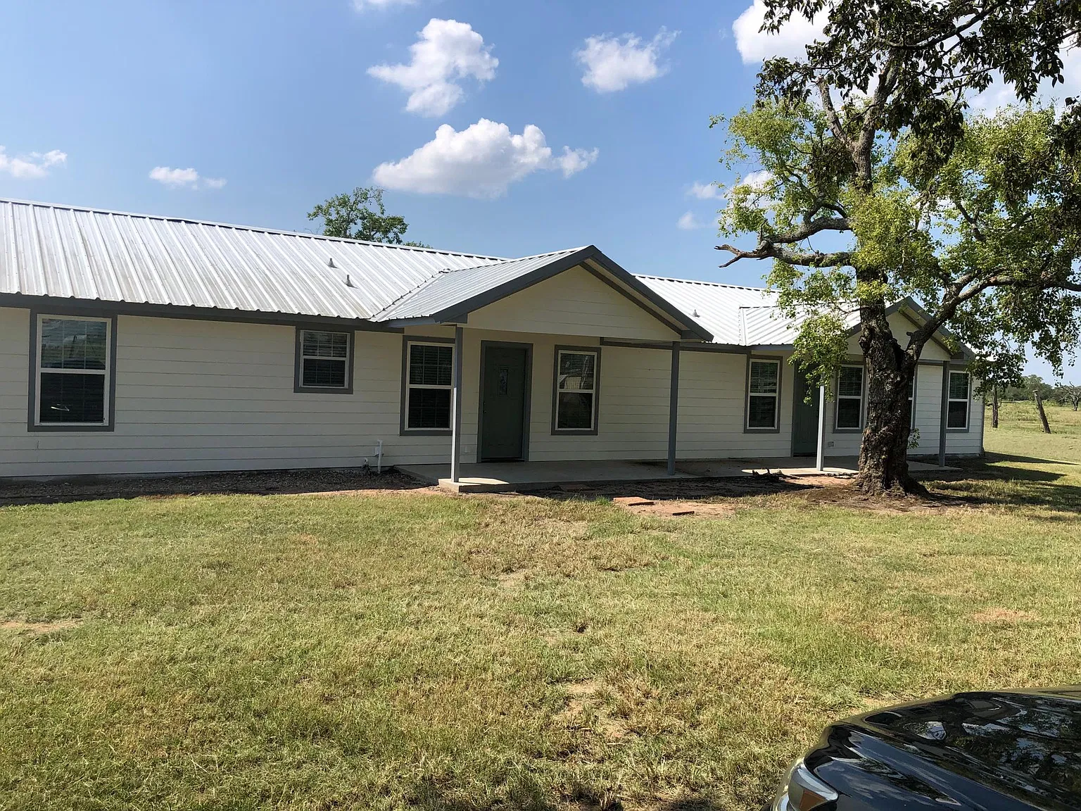 4 bed, 2000 sqft, $2,100 — Photo 1