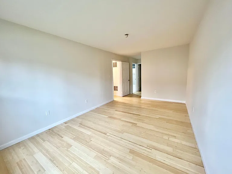 2214 Lancaster Ct — Photo 14