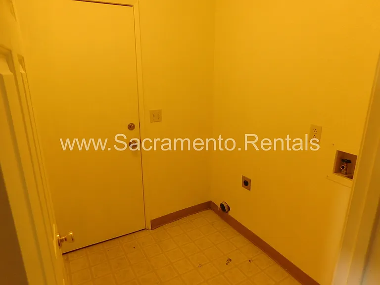 7313 Bruno Way — Photo 13