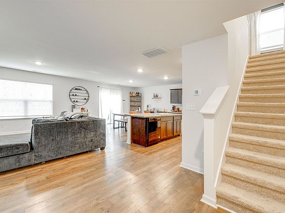 5th image of 3370 Serenity Dr NE