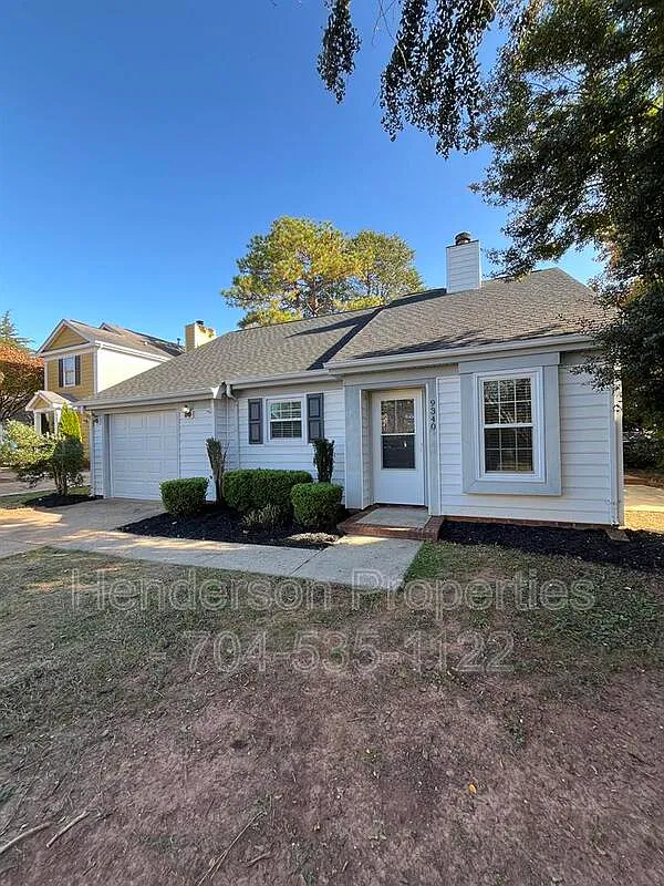 3 bed, 2.0 bath, 1021 sqft, $1,650 — Photo 2