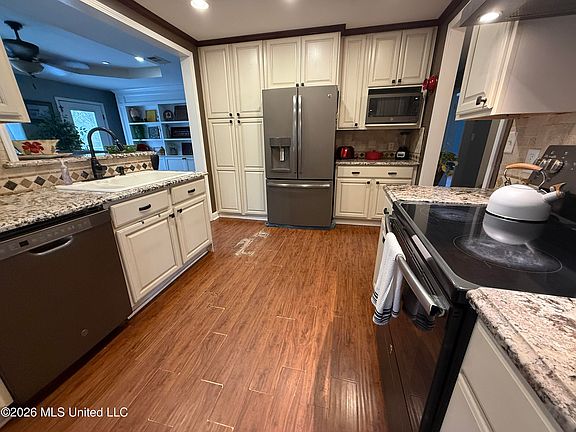 3rd image of 4964 Blossom Hill Rd