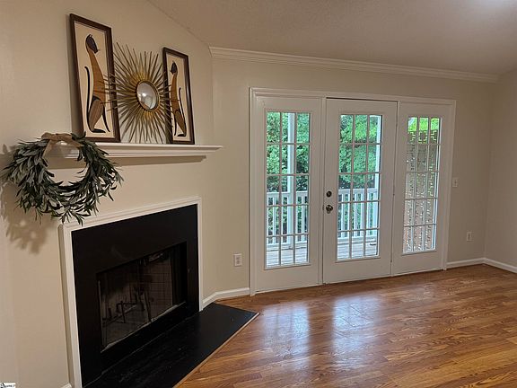 4th image of 1007 Pelham Square Way