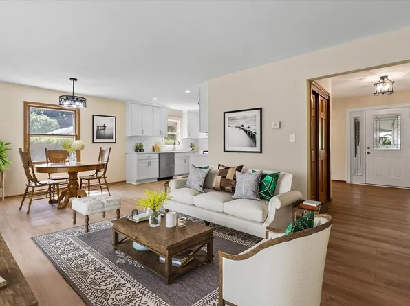 N80W15344 Valley View DRIVE, Menomonee Falls, WI 53051