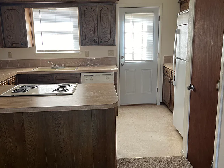 1614 N Cedar Loop — Photo 4
